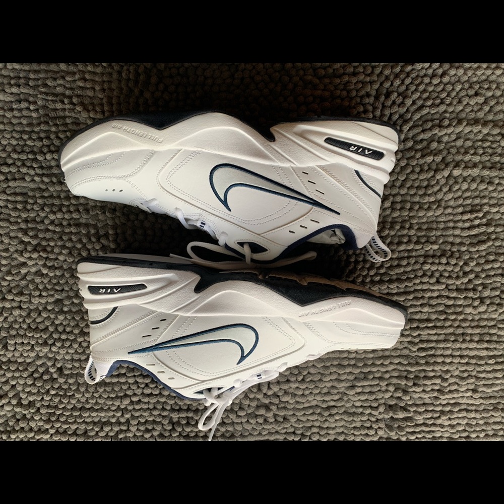 Nike Air Monarch IV